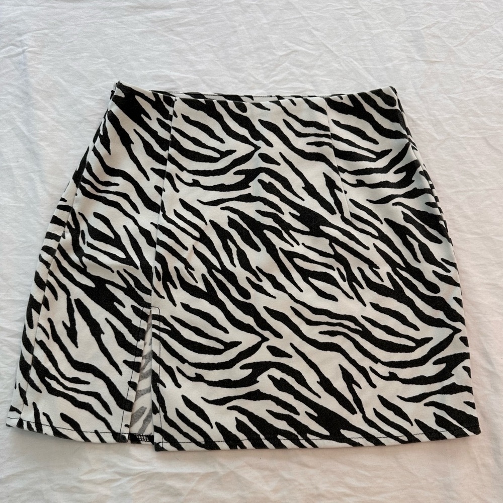 Zebra 🦓 Mini Skirt Women’s Size 2 Shein Animal Print Mob Wife 90's